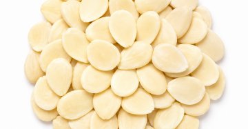 Peeled Sweet Apricot Kernels